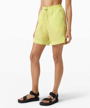 Lululemon Clear Intention Kadın Şort Limon | HWLQDB-890