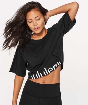 Lululemon Cortes Crop T-Shirt Logo Kadın Üstler Siyah | KDCXWM-581