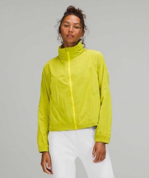 Lululemon Lightweight Hooded Kadın Mont Sarı | PUVKYI-435