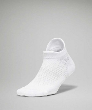 Lululemon MacroPillow Tab Running Medium Cushioning Kadın Çorap Beyaz | HXCBTL-137