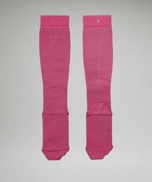 Lululemon MicroPillow Compression Knee-High Running Light Cushioning Kadın Çorap Pembe | YXJFDL-578