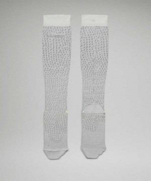Lululemon MicroPillow™ Compression Run Erkek Çorap Gri Sarı | IPXWRF-194