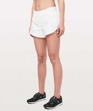 Lululemon Tracker Mid-Rise 4" 2-Way Stretch Kadın Şort Beyaz | MWEKCV-061