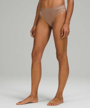 Lululemon UnderEase Mid-Rise Cheeky Bikini Kadın İç Giyim Soft Sand | CEWPJY-631